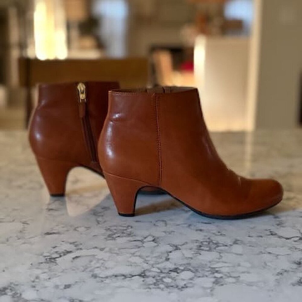 Sam Edelman | Leather Round Toe Bootie | SZ 8